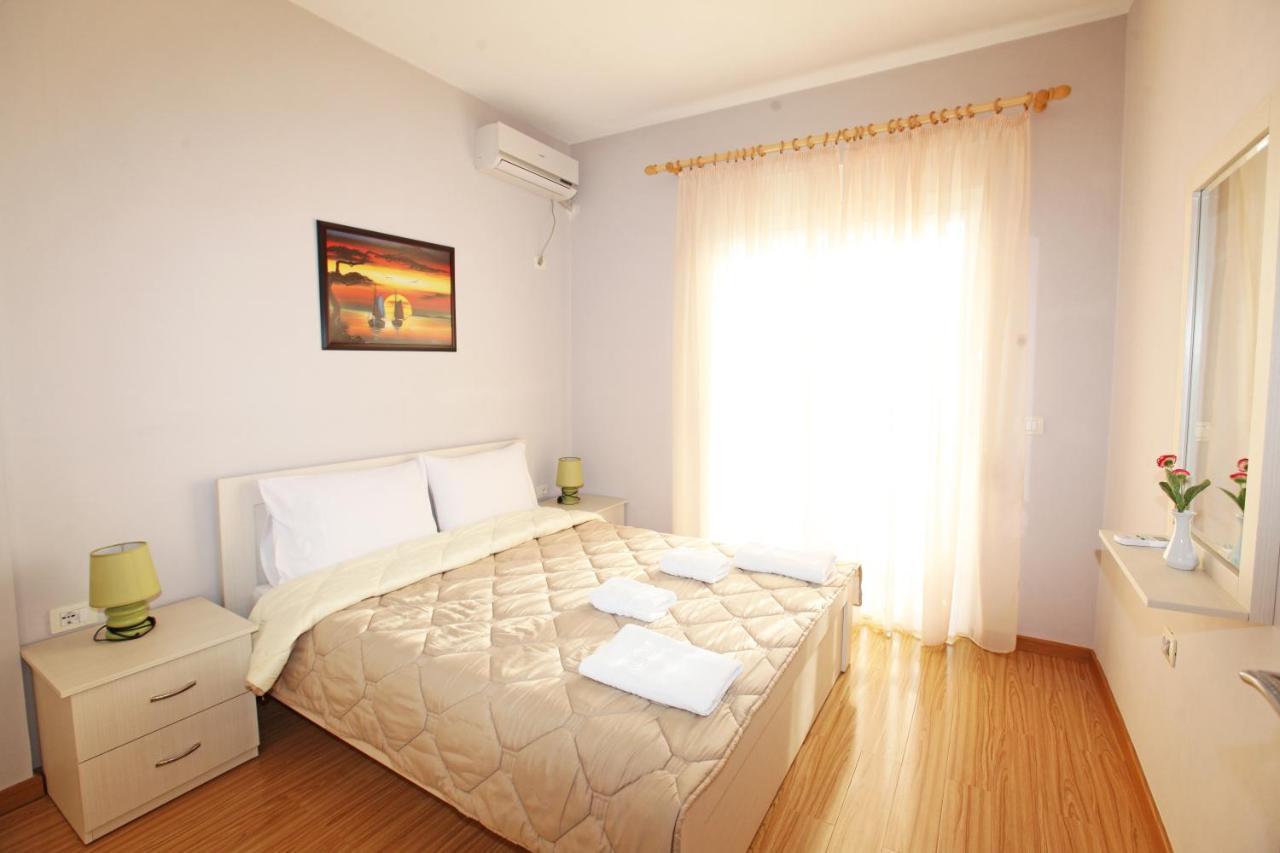 Teo Apartaments Sarandë Buitenkant foto