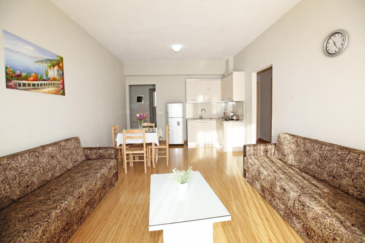 Teo Apartaments Sarandë Buitenkant foto