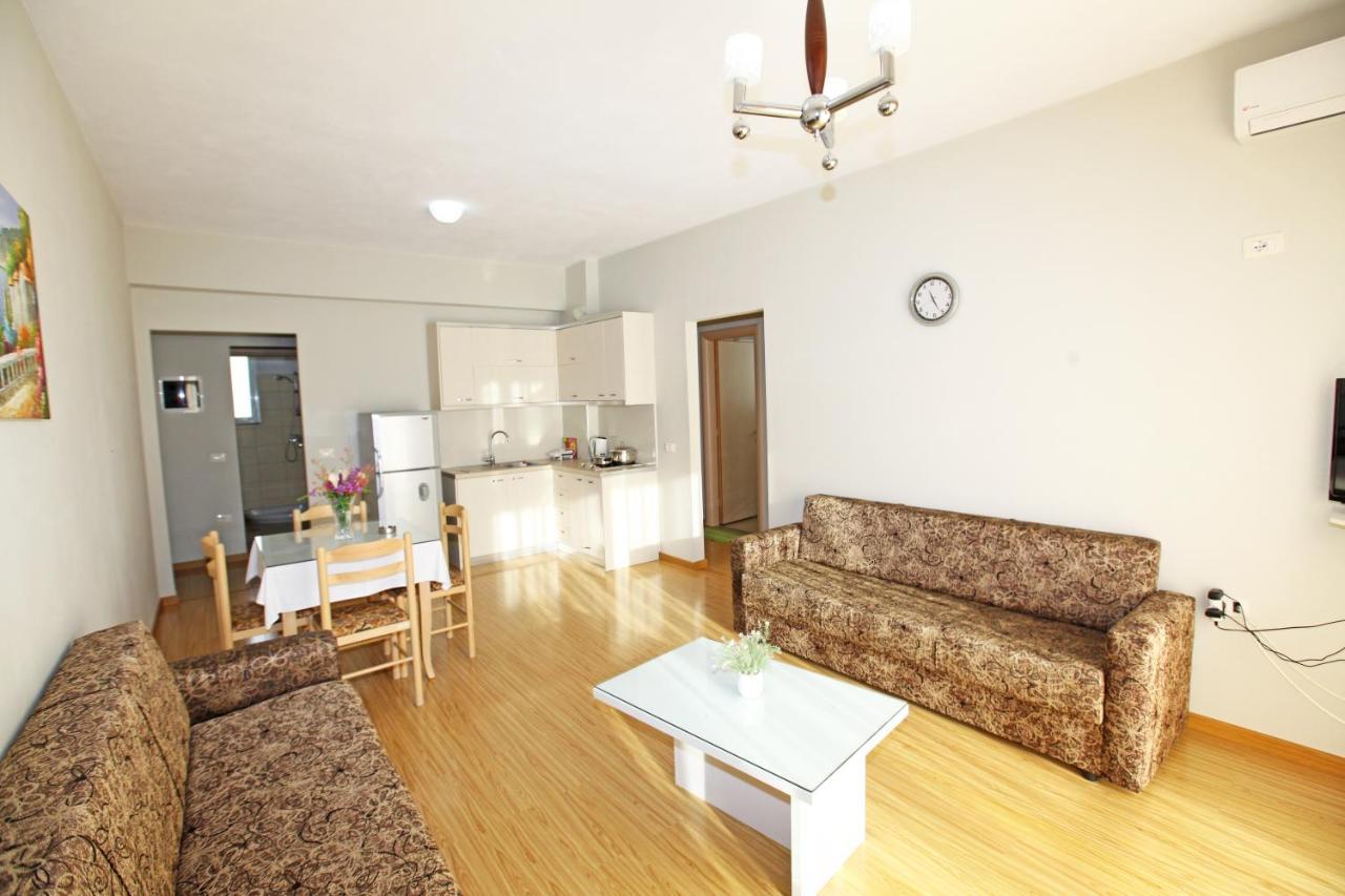 Teo Apartaments Sarandë Buitenkant foto
