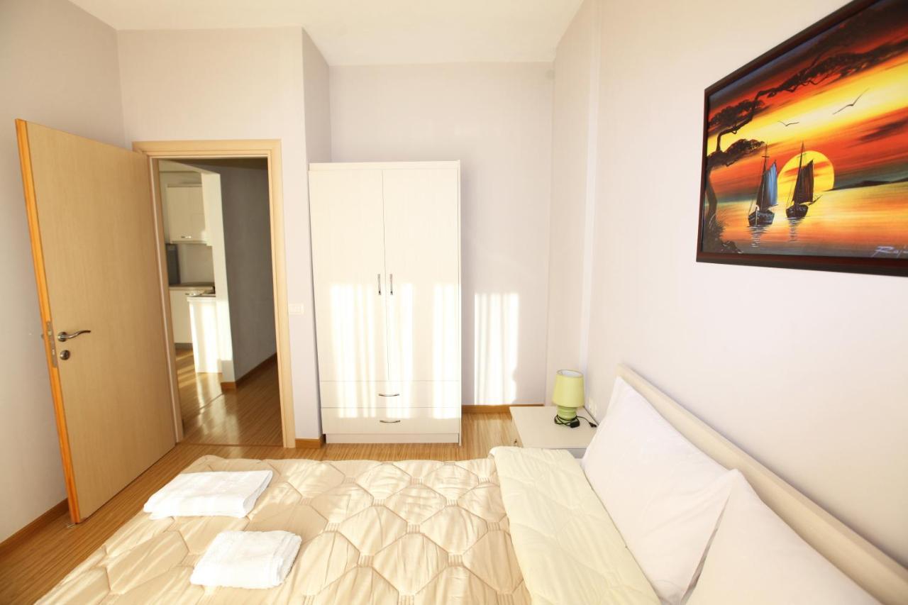 Teo Apartaments Sarandë Buitenkant foto