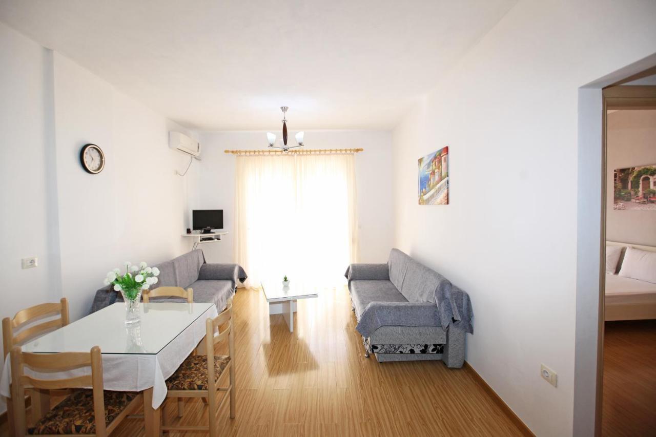 Teo Apartaments Sarandë Buitenkant foto