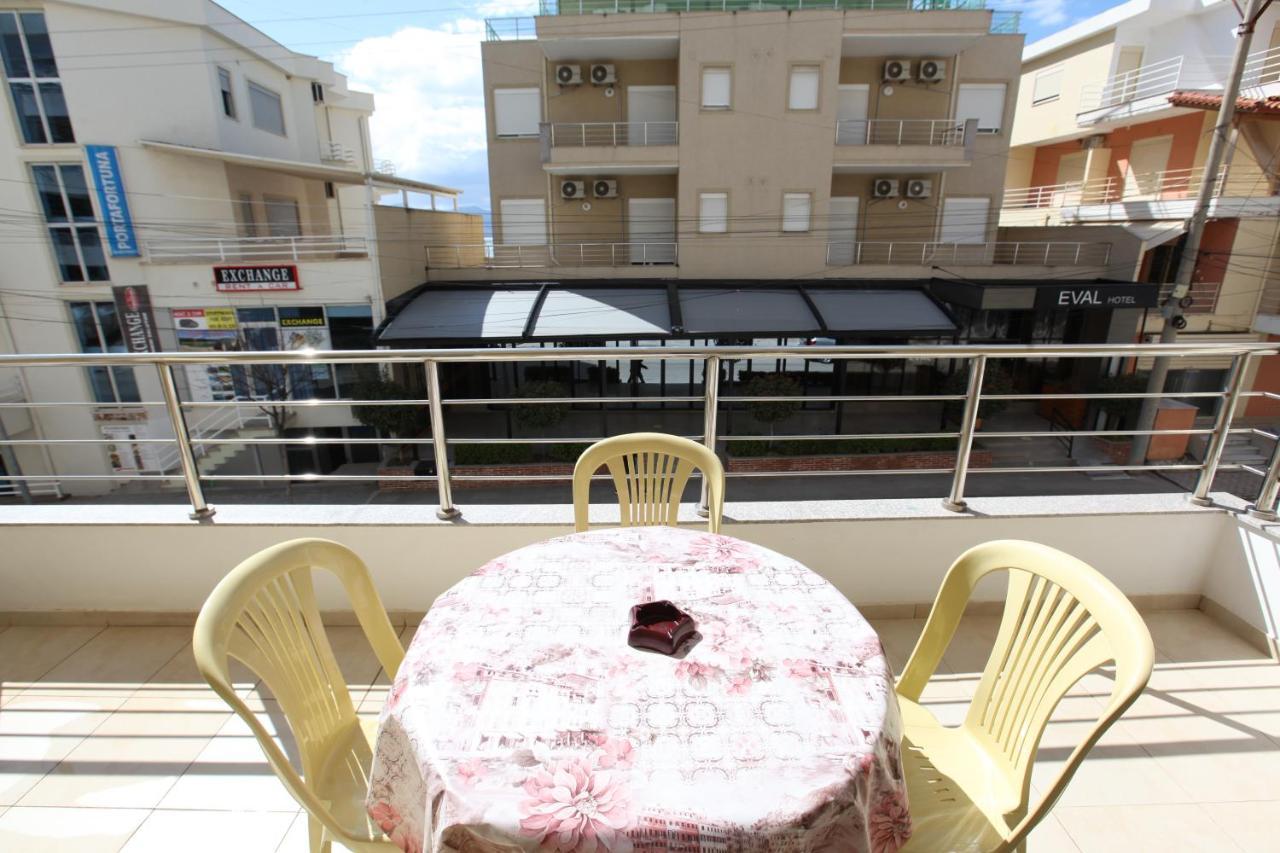 Teo Apartaments Sarandë Buitenkant foto