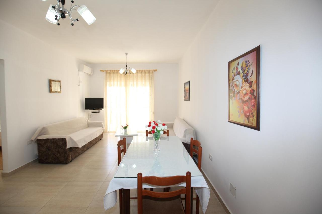 Teo Apartaments Sarandë Buitenkant foto