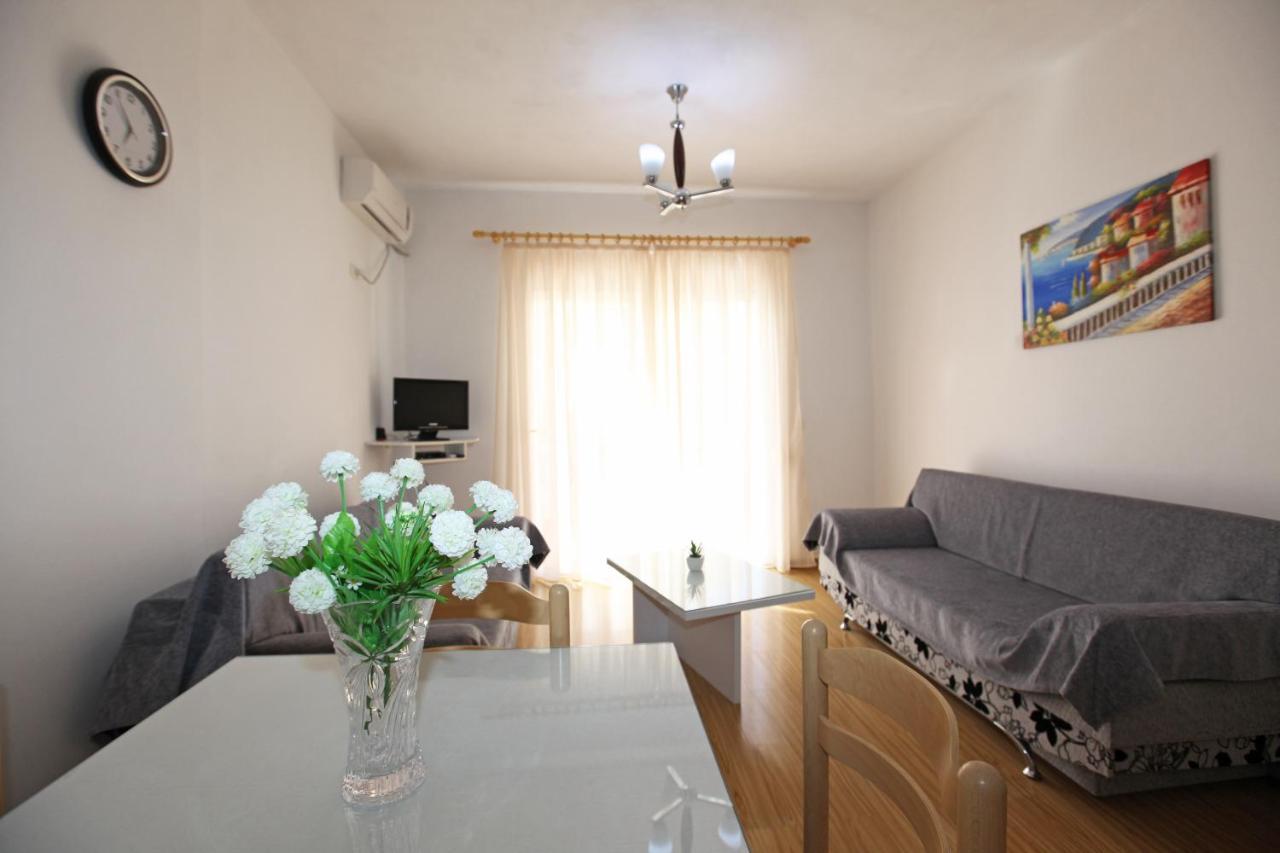 Teo Apartaments Sarandë Buitenkant foto