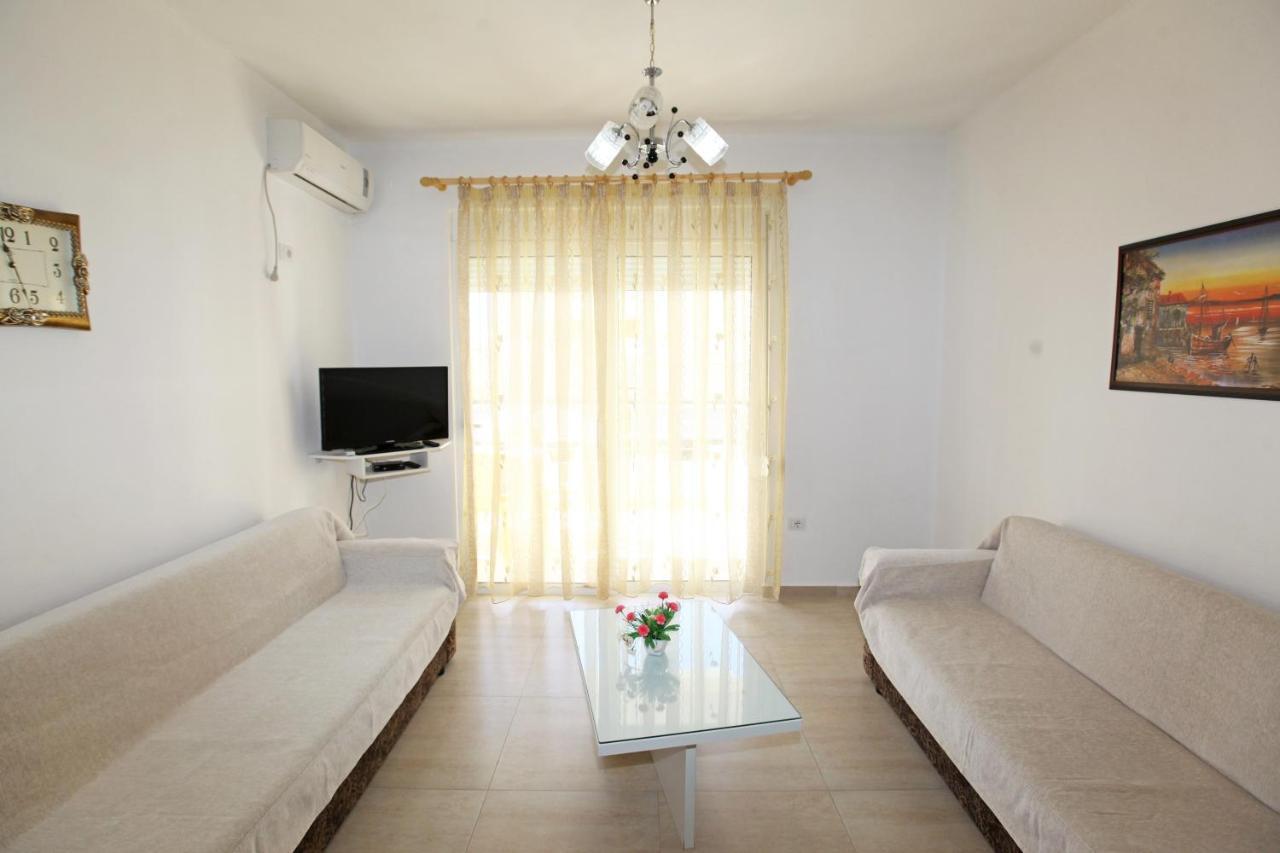 Teo Apartaments Sarandë Buitenkant foto