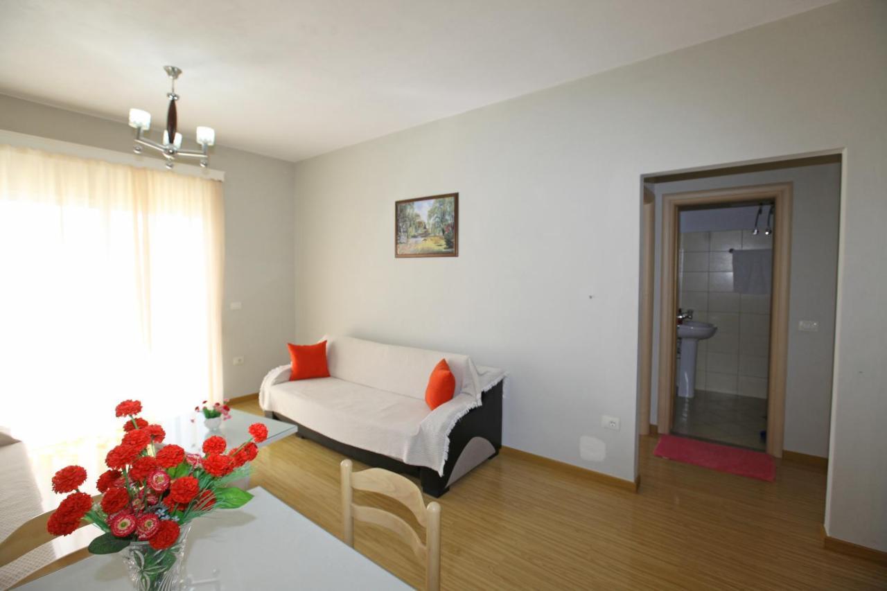 Teo Apartaments Sarandë Buitenkant foto