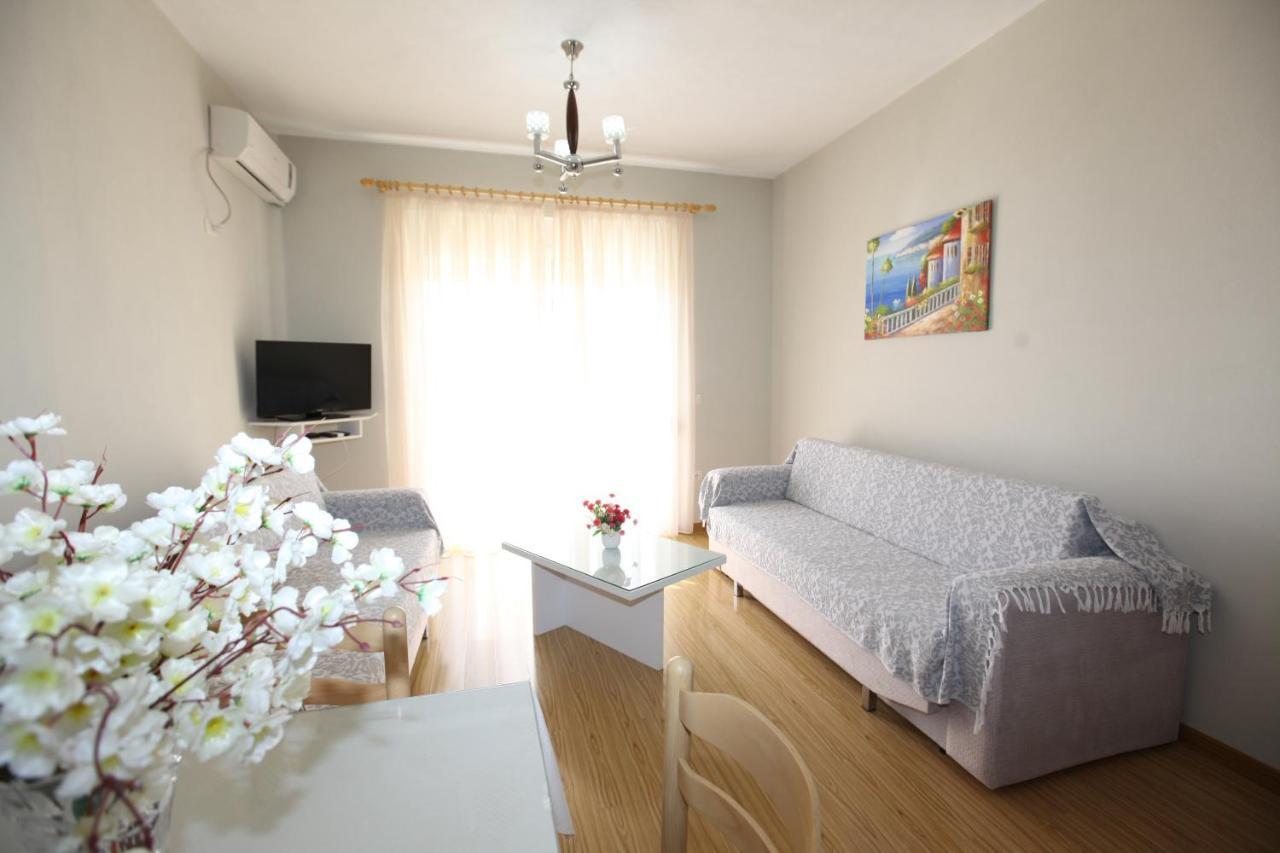 Teo Apartaments Sarandë Buitenkant foto