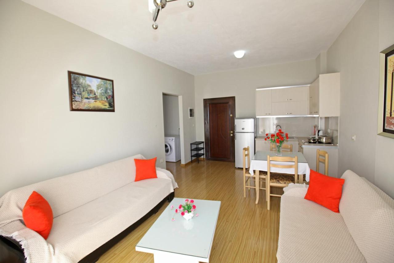 Teo Apartaments Sarandë Buitenkant foto