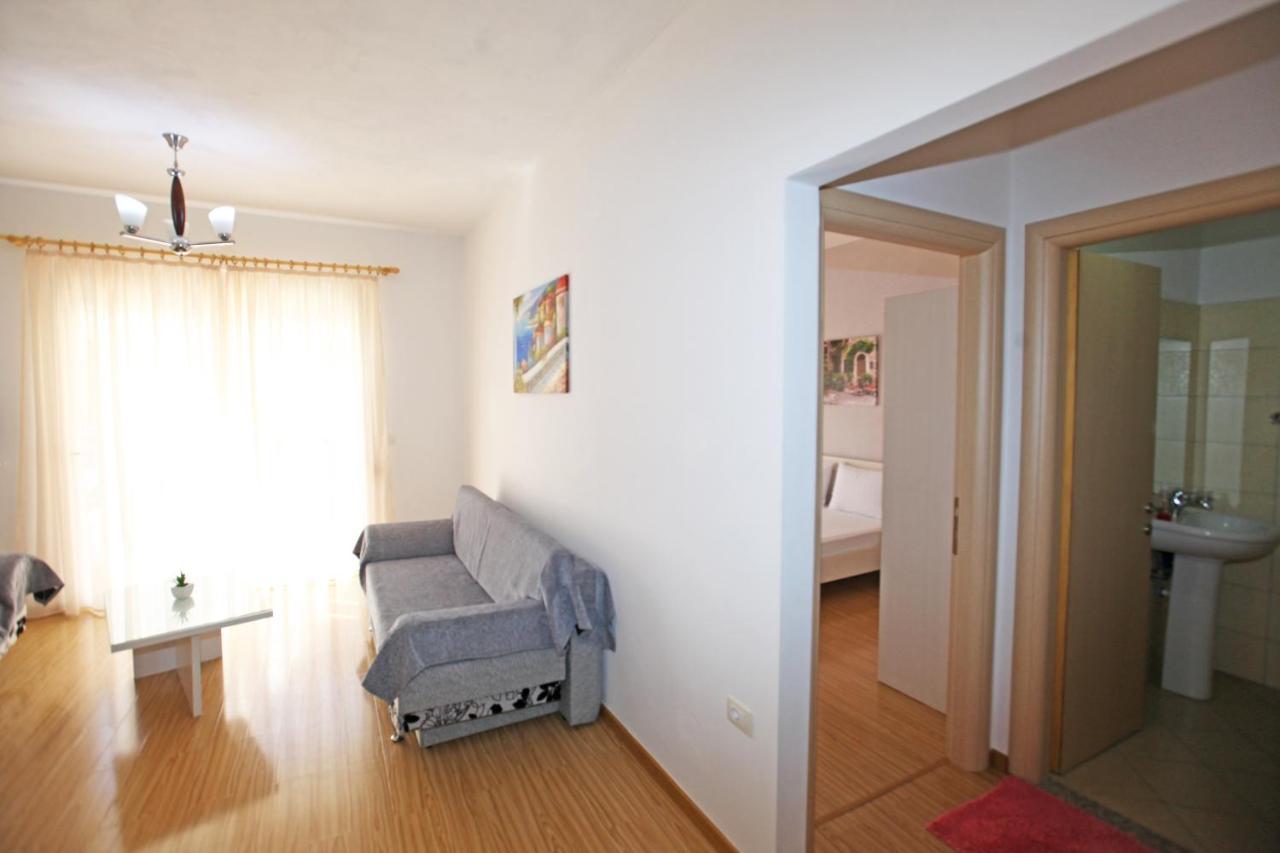 Teo Apartaments Sarandë Buitenkant foto