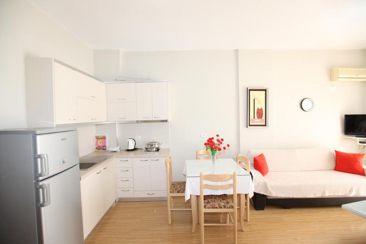 Teo Apartaments Sarandë Buitenkant foto
