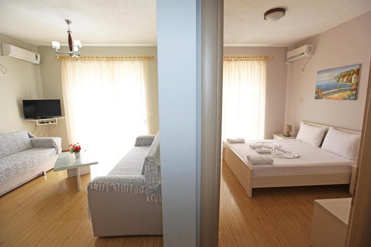 Teo Apartaments Sarandë Buitenkant foto