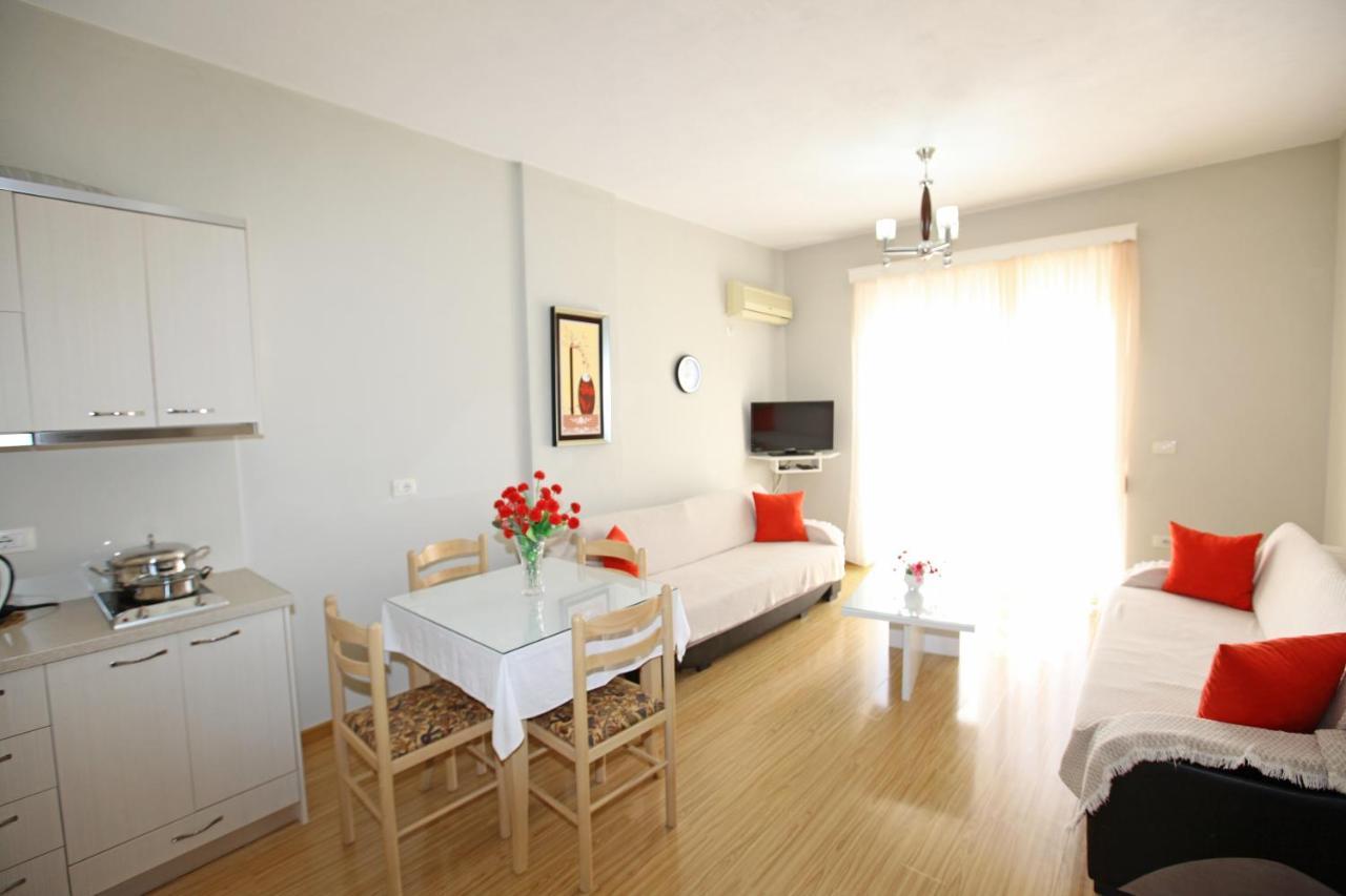 Teo Apartaments Sarandë Buitenkant foto